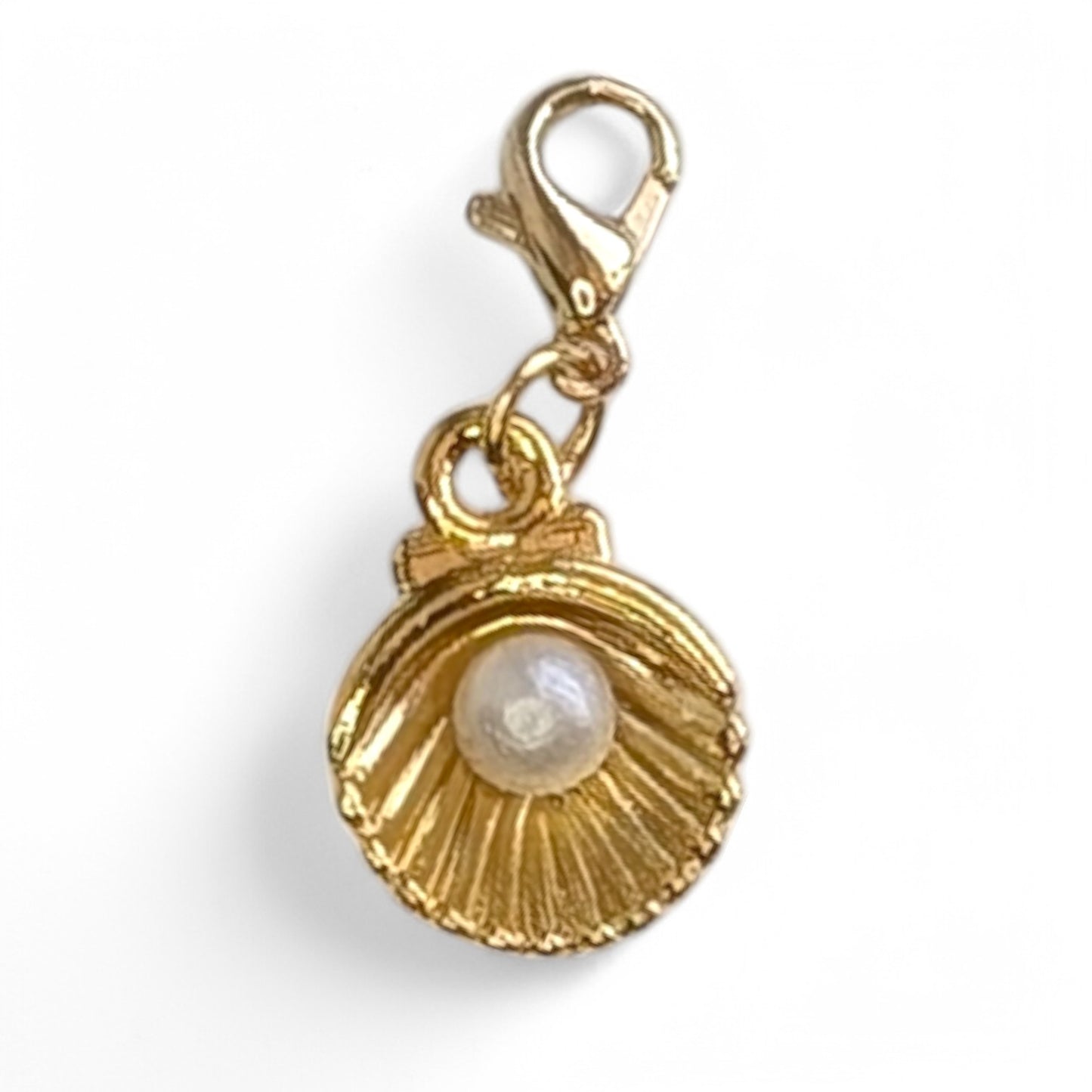 Clam Shell Charm