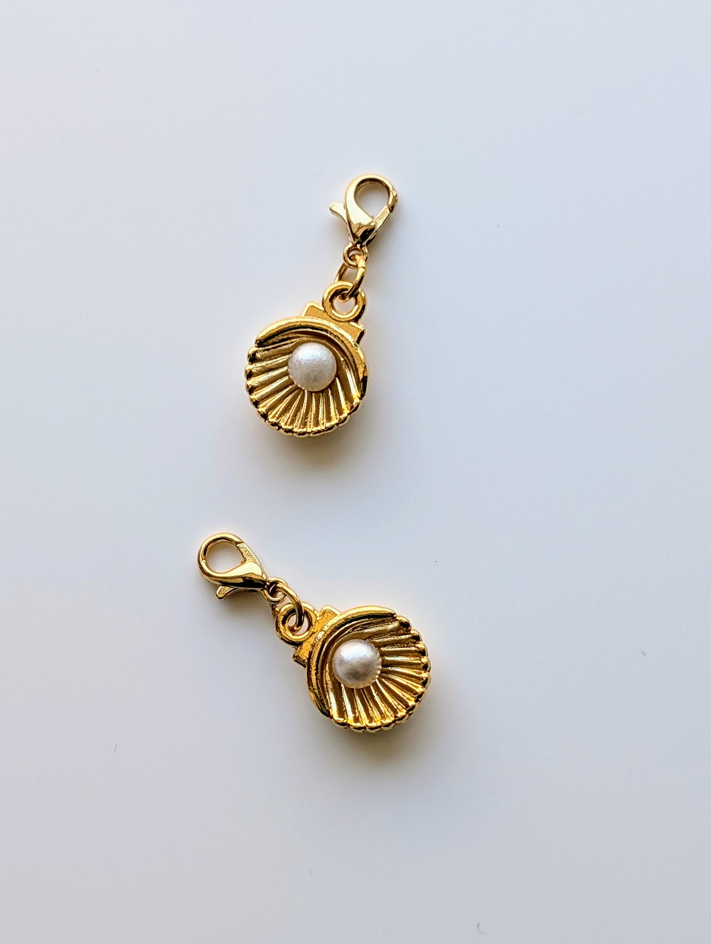 Clam Shell Charm
