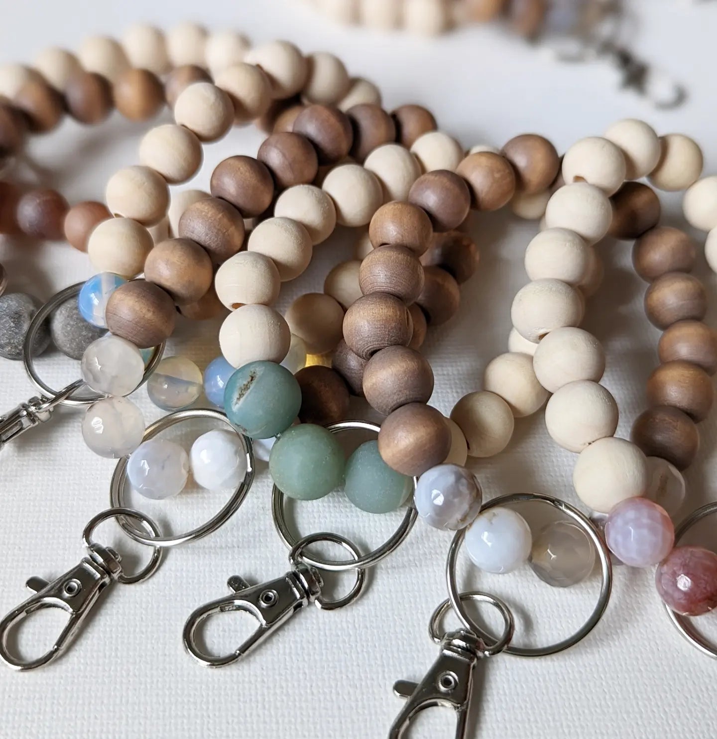 Cappa Creations Boho key ring bracelet, key accessories, key chains, beach day trips, never loose your keys, made of natural wood and stones, gemstone 