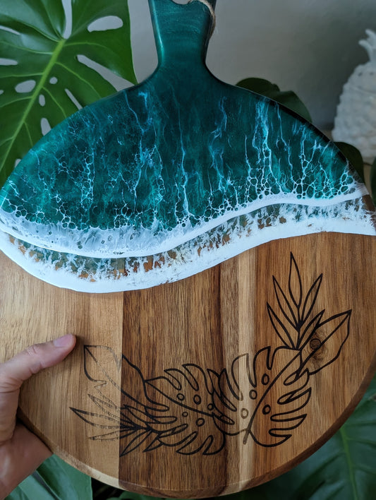 Large Round Acacia Wave board