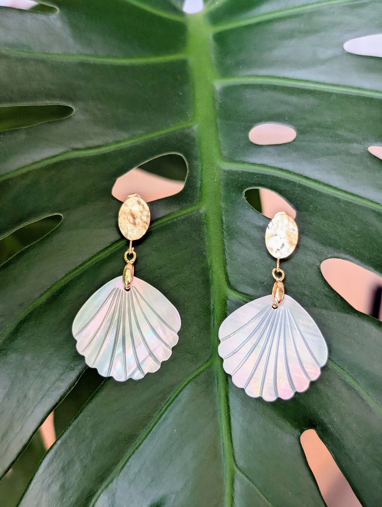 Gold Hammered Shell Earrings – 18k Gold Plated