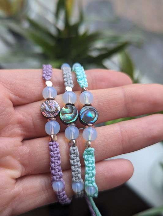 Cappa Creations Tropical bohemian jewelry inspired by the ocean and aloha, Abalone shell macramé bracelet with abalone shell beads, available in many colors 